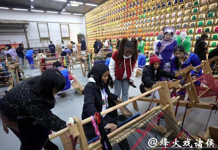 湖南张家界：“非遗+”赋能 土家织锦“织”出产业共富路