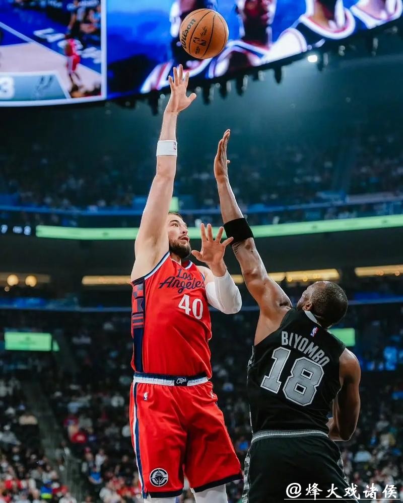 KD35分太阳险胜76人5连胜 快船逆转马刺止连败